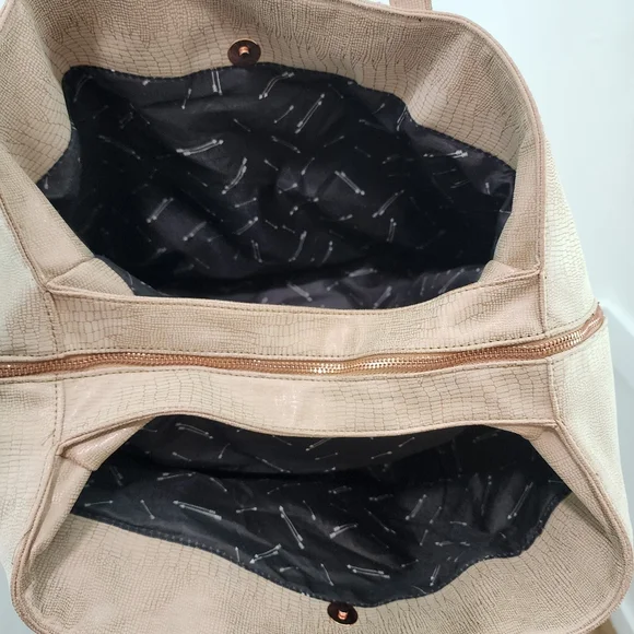 Free People Women's Embossed Leather Tote Bag with Wallet - OS - Picture 6 of 9